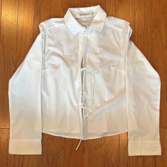 A&F Long-Sleeve Poplin Tie-Front Shirt XS - Picture 2 of 7